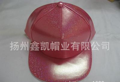 PU材质棒球帽全解析 绣花、烫钻压花与印花工艺的时尚碰撞